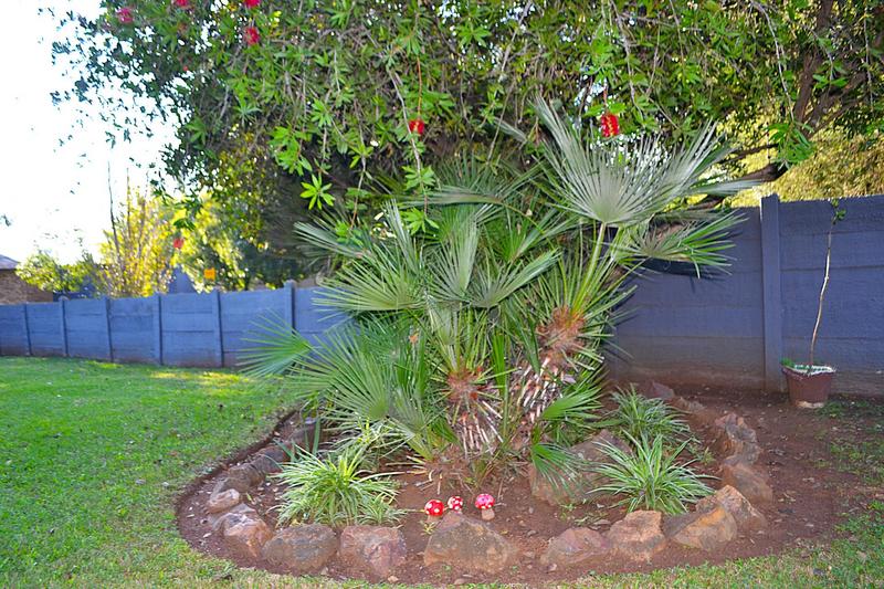 To Let 4 Bedroom Property for Rent in Vyfhoek A H North West